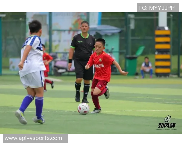 足球大师2马塔带你领略足球魅力与技巧的完美结合